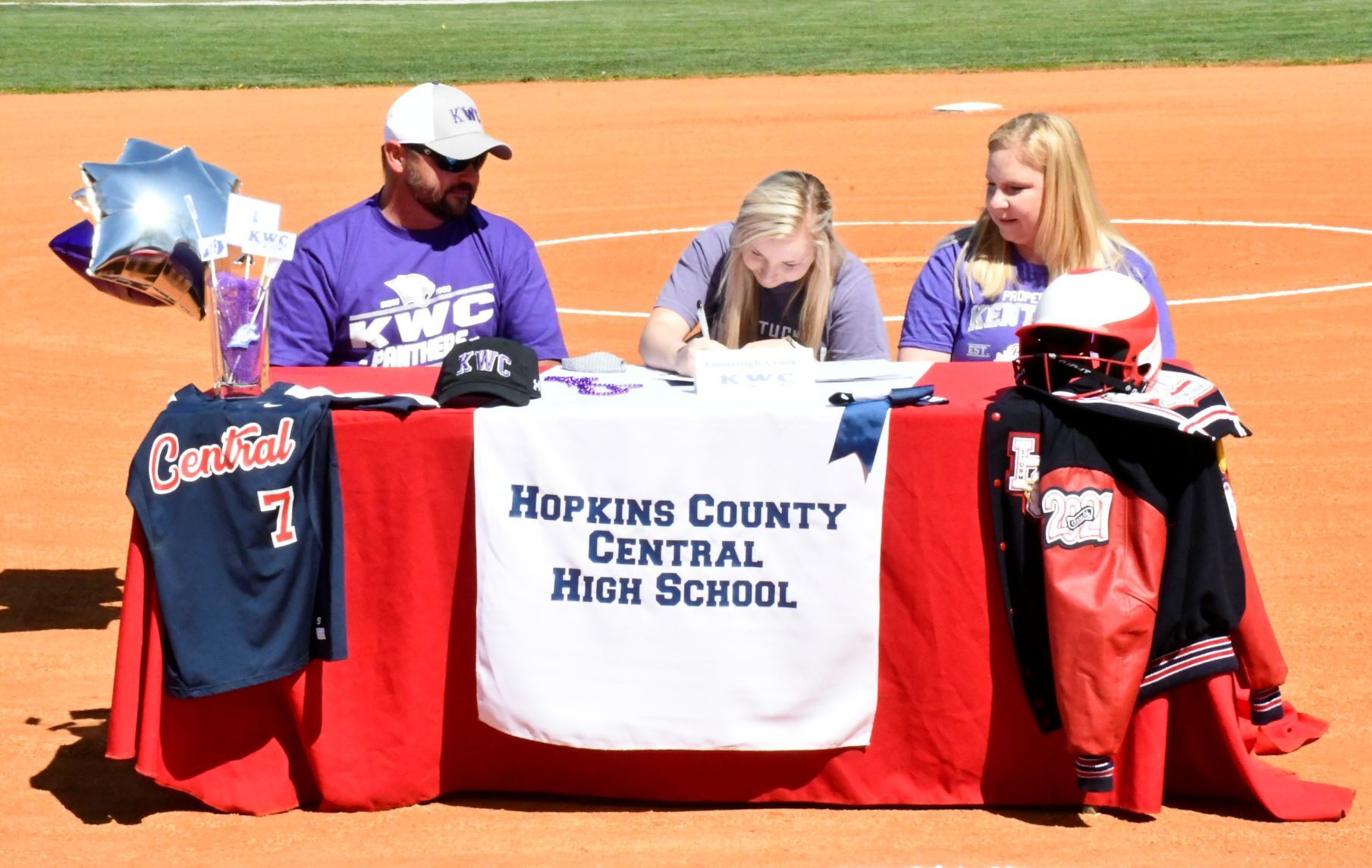 Crook signs with KWC